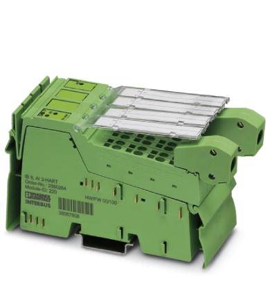 Ein grünes elektronisches Modul mit mehreren Steckanschlüssen und transparenten Abdeckungen auf der Oberseite, geeignet für DIN-Schienenmontage.