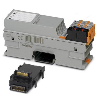 Industrie-Steuergerät-Modul mit mehreren Anschlüssen und einem separaten Steckmodul. Geeignet zur Installation in Schalttafeln.