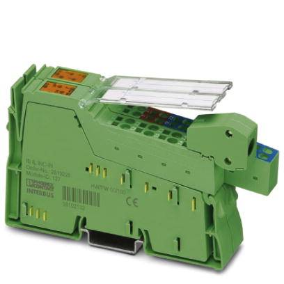 Ein grünes elektronisches Modul mit mehreren Anschlüssen und transparentem Abdeckschutz. Es wird in Industrieanwendungen genutzt.