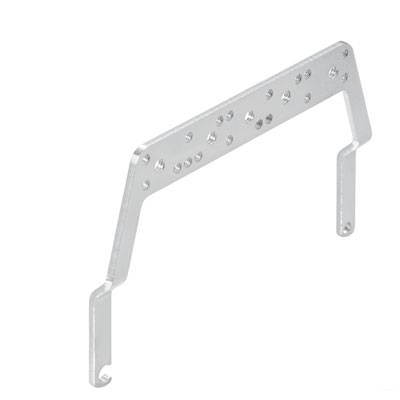 Metallische Montagesteckbrücke mit mehreren Bohrlöchern, verwendet zur flexiblen Montage und Befestigung in technischen Anwendungen.