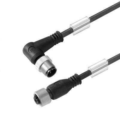 Ein schwarzes Kabel mit einem Metallstecker an jedem Ende, verbunden durch flexible Abschnitte; geeignet für industrielle Anwendungen.
