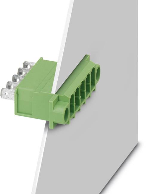 Grüner Steckverbinder an grauer Platte montiert, mit mehreren Metallkontakten auf der linken Seite, für elektronische Anwendungen.