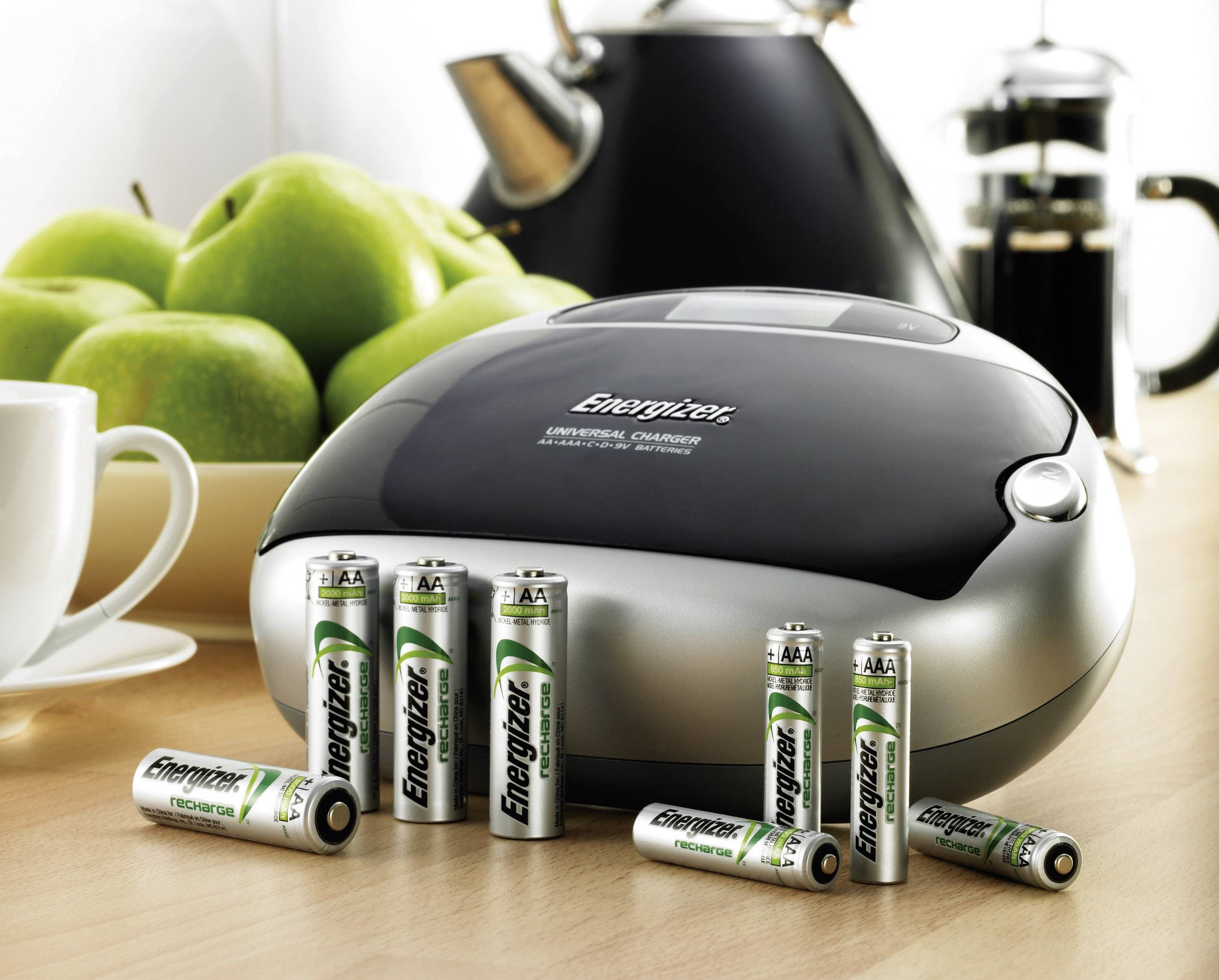 Energizer Universal Charger Rundzellen-Ladegerät NiMH Micro (AAA), Mignon (AA), Baby (C), Mono (D), 9 V Block