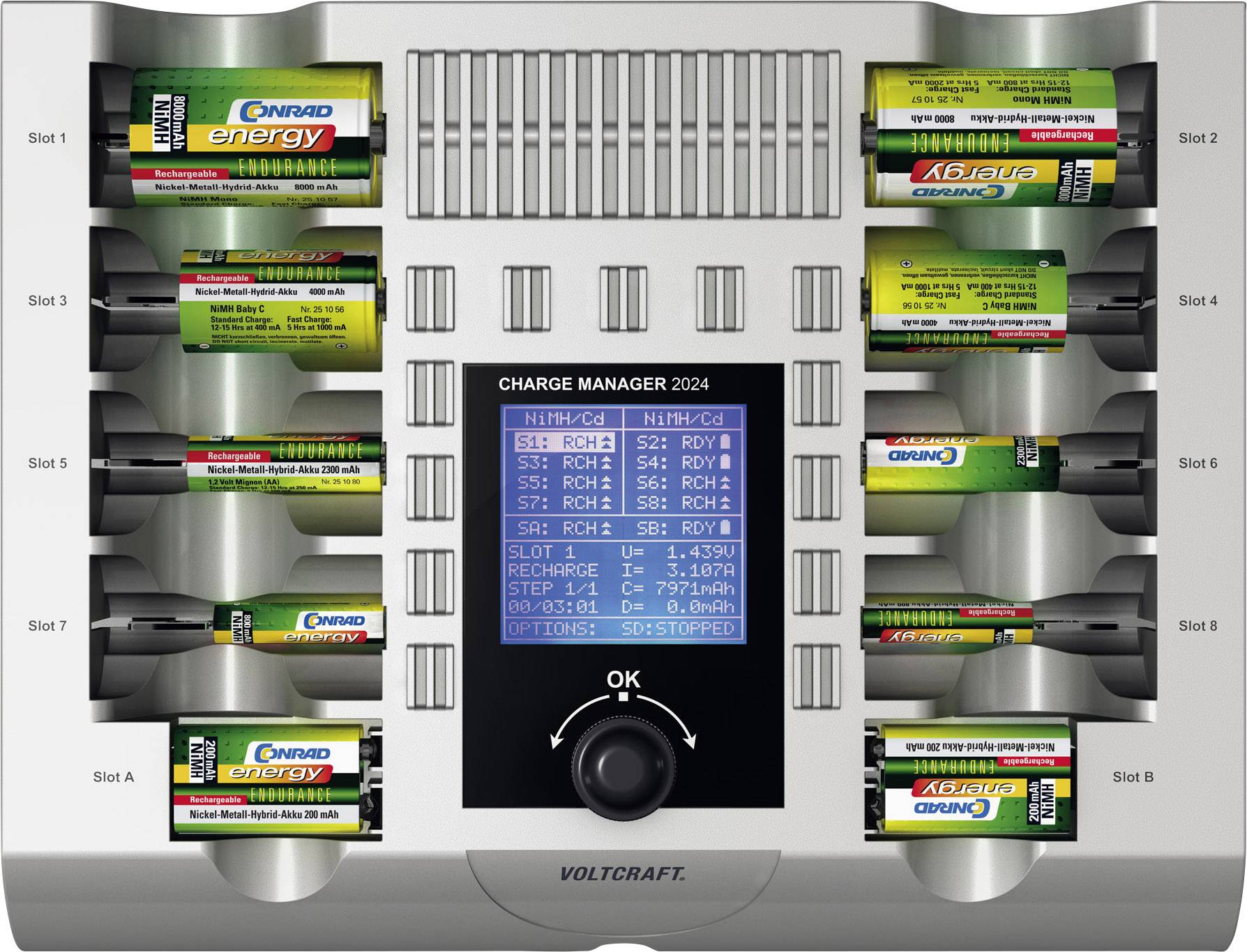 Ladegerät mit zehn Akkus in verschiedenen Ladephasen. LCD-Bildschirm zeigt Ladeinformationen für jeden Akku-Slot an.