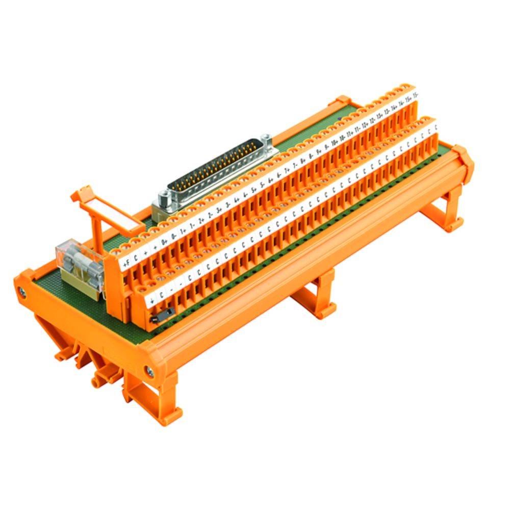 Ein orangener elektrischer Reihenklemmenblock mit mehreren Anschlüssen, Befestigung auf einer Tragschiene, geeignet für industrielle Anwendungen.