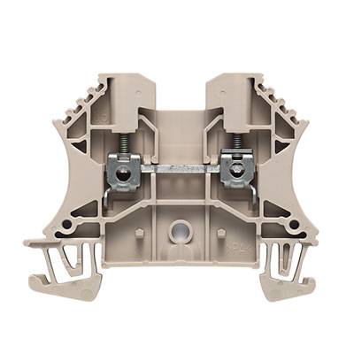 Ein beige Klemmenblock mit zwei Metallschrauben zum Verbinden elektrischer Kabel, stabilisiert auf einer Trägerschiene.