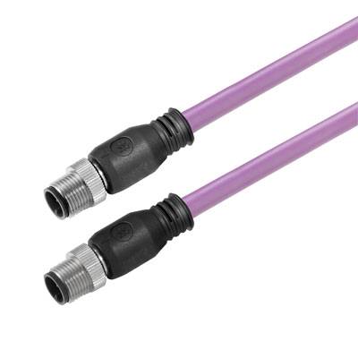 Zwei violette, industrielle Steckverbinderkabel mit runden, metallischen Steckern an jedem Ende. Sie liegen parallel nebeneinander.