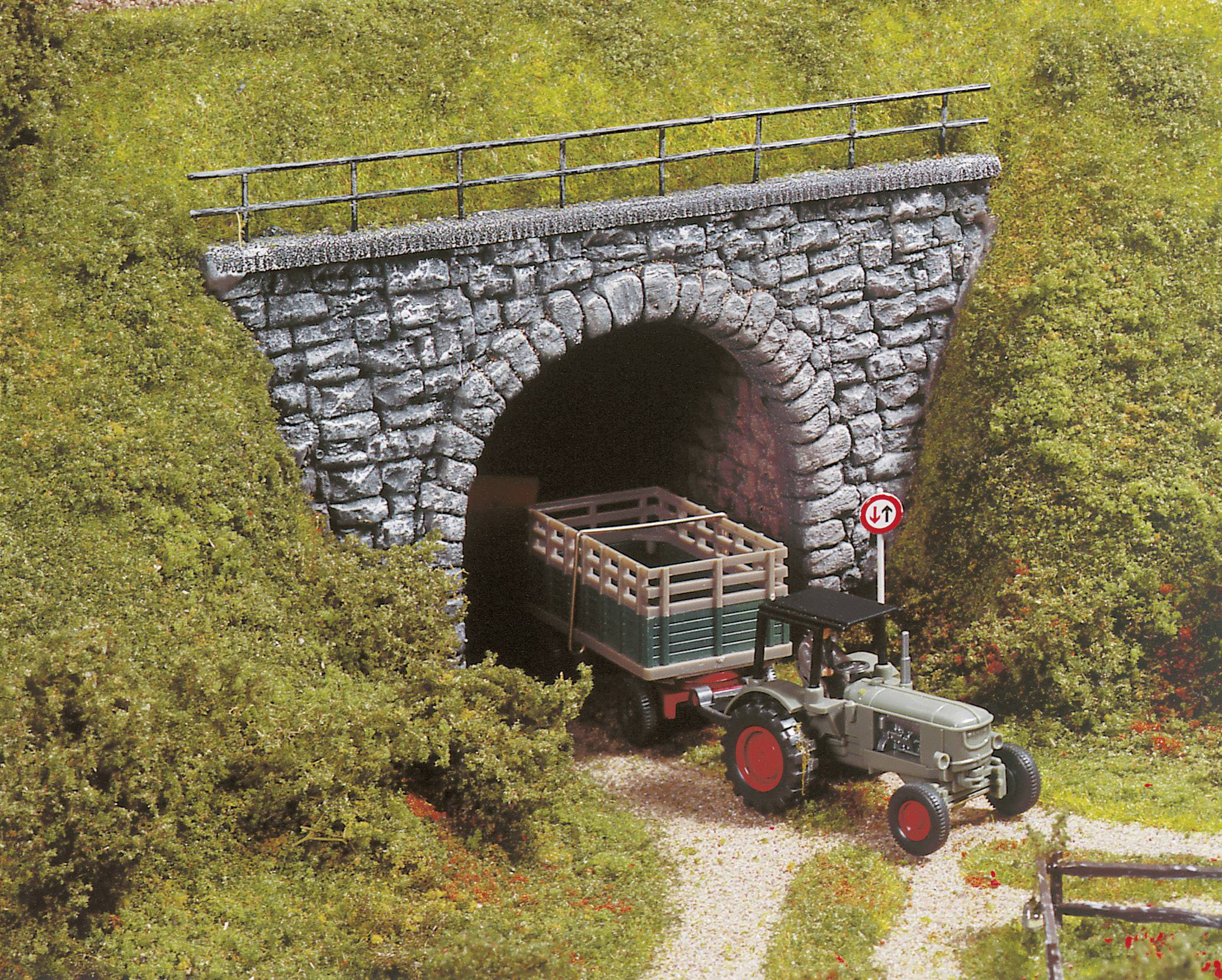 NOCH 58300 H0 Unterführung 1gleisig Hartschaum-Fertigmodell, Bemalt