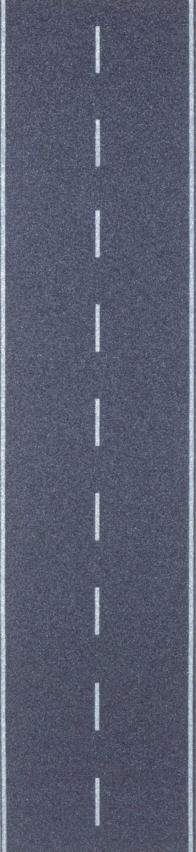 Eine gerade, einspurige Straße mit gestrichelter Mittellinie.