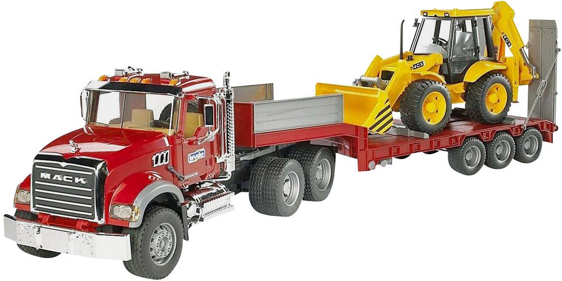 Ein roter Spielzeug-Lastwagen transportiert einen gelben Bagger auf einem Anhänger.