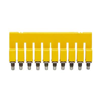 Gelbes elektrisches Verbindungselement mit neun steckbaren Kontakten. Es dient zur Verbindung mehrerer Stromkreise in einer Anlage.