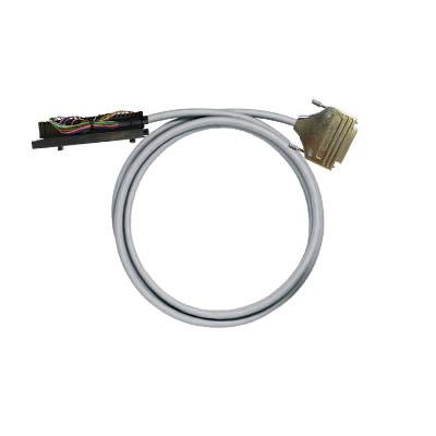 Ein graues Rundkabel verbindet einen schwarzen Steckverbinder mit einem metallischen Stecker. Dient zur elektronischen Verbindung.