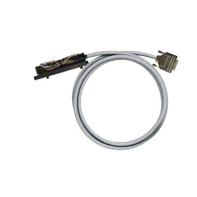 Ein graues Verbindungskabel mit einem D-Sub-Stecker auf der einen Seite und offenen, farbigen Leitungen auf der anderen Seite.