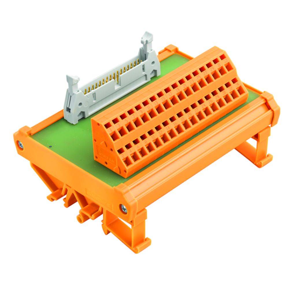 Klemmenblock auf orangener Montageplatte, geeignet für elektrische Verkabelungen in industriellen oder technischen Anwendungen.