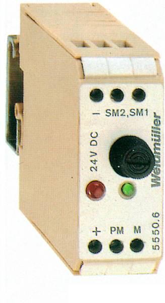 Ein elektronisches Bauteil von Weidmüller mit Anschlüssen und Kontrollleuchten. Beschriftungen: '24VDC', 'PM', 'M'. Modellnummer: 5550.6.