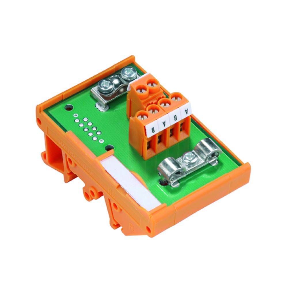 Ein orange-grünes elektrisches Anschlussmodul mit mehreren Klemmen und Schraubverbindungen, oft verwendet für Verdrahtungszwecke.