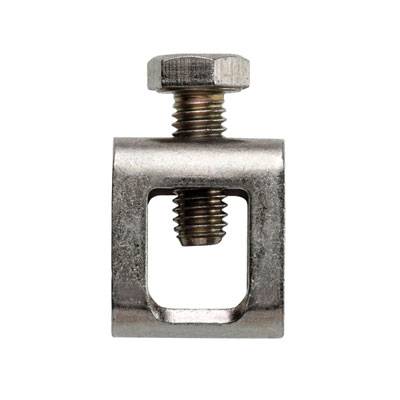 Metallklemme mit quadratischer Öffnung und zwei Gewindeschrauben, eine oben und eine unten, zur Befestigung in mechanischen Anwendungen.