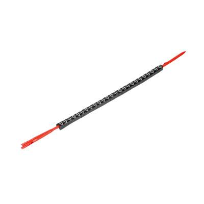 Ein langer, dünner Gegenstand mit schwarzem Mittelteil und roten Enden; könnte ein Markierer oder Stift sein.