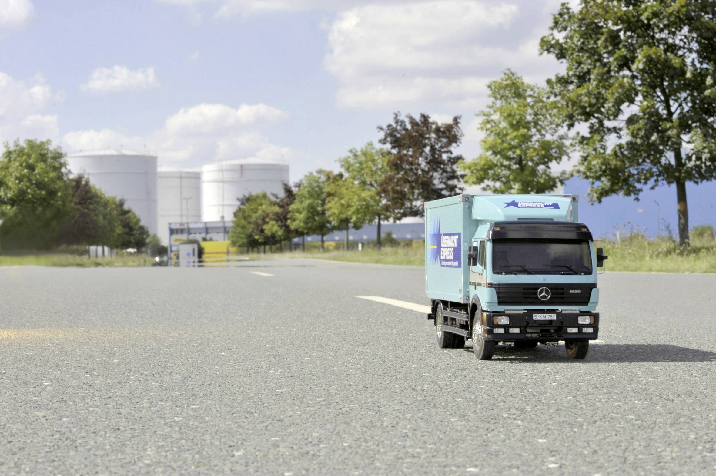 Tamiya 56307 Mercedes Benz 1850 1:14 Elektro RC Modell-LKW Bausatz