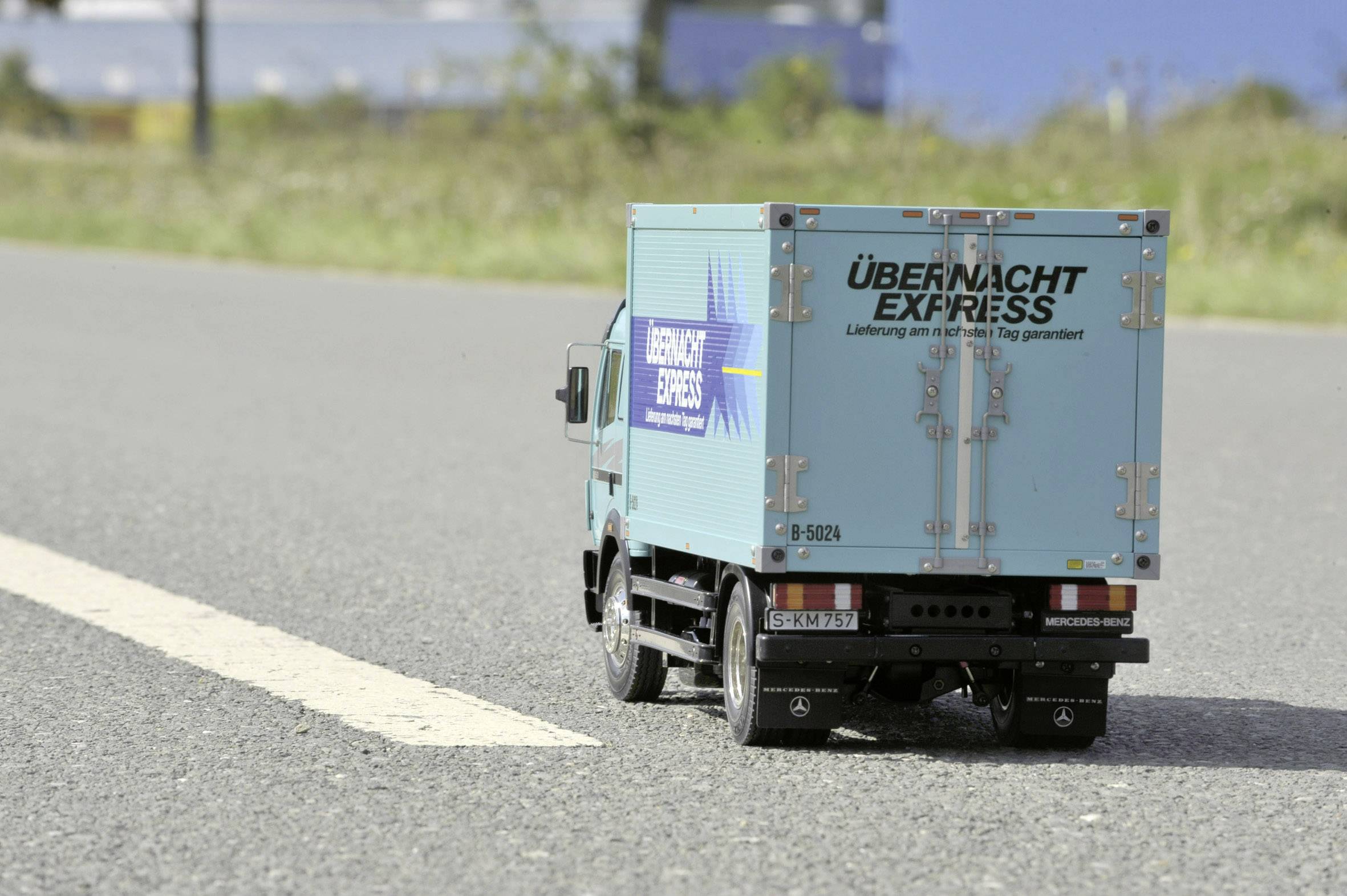 Tamiya 56307 Mercedes Benz 1850 1:14 Elektro RC Modell-LKW Bausatz