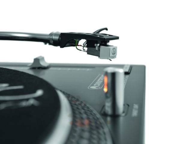 Omnitronic DD-2520 DJ Plattenspieler Direktantrieb