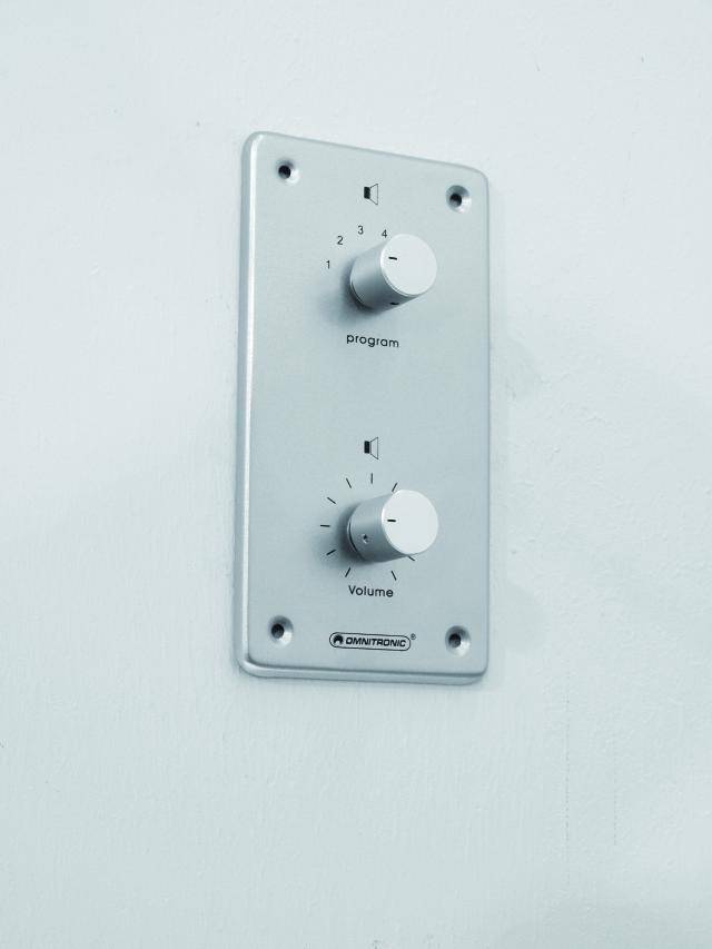 Omnitronic Einbau ELA-Lautstärkeregler und -Programmwähler Silber, Aluminium