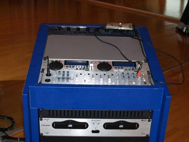Omnitronic EM-550 DJ Mixer 19 Zoll Einbau