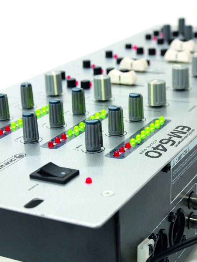 Omnitronic EM-640 DJ Mixer 19 Zoll Einbau