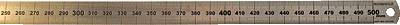 Altes Holzlineal mit Zentimetermarkierungen von 250 bis 300 cm, in einem gebrauchten Zustand sichtbar.