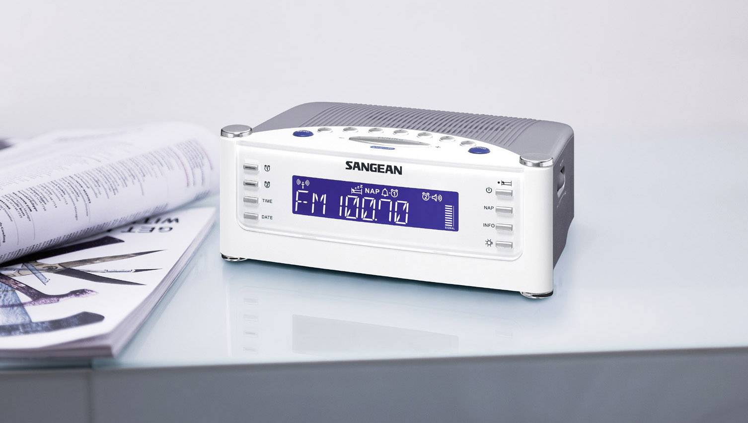 Sangean ATOMIC 22 Radiowecker UKW, MW AUX Weiß, Silber