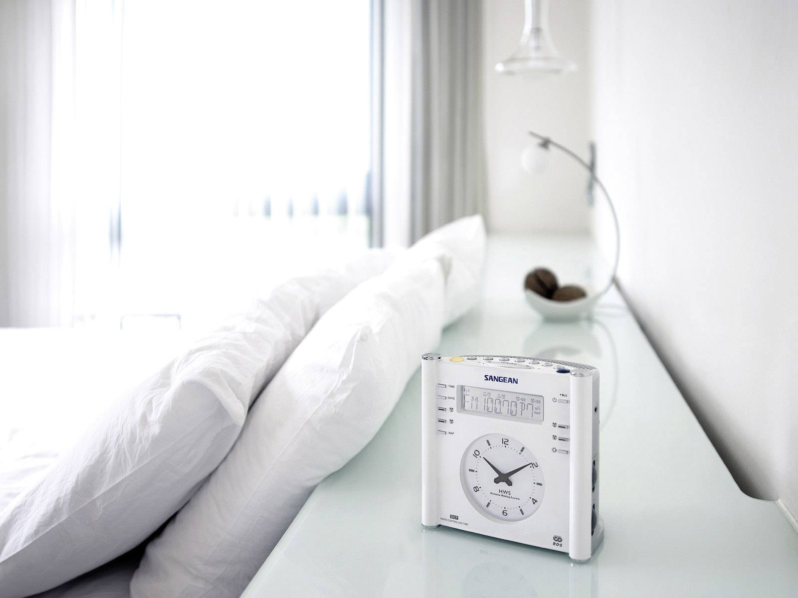 Sangean Atomic 30 Radiowecker UKW, MW AUX Weiß