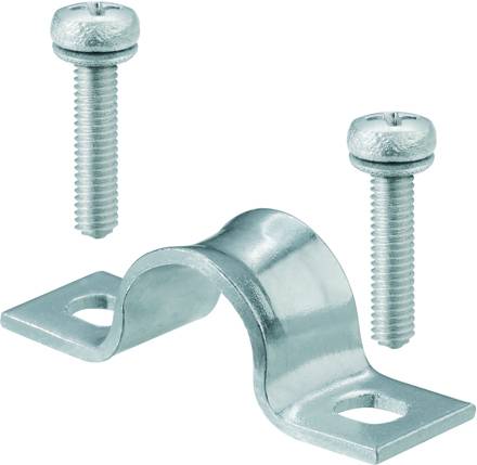 Metallhalterung und zwei Schrauben auf weißem Hintergrund.