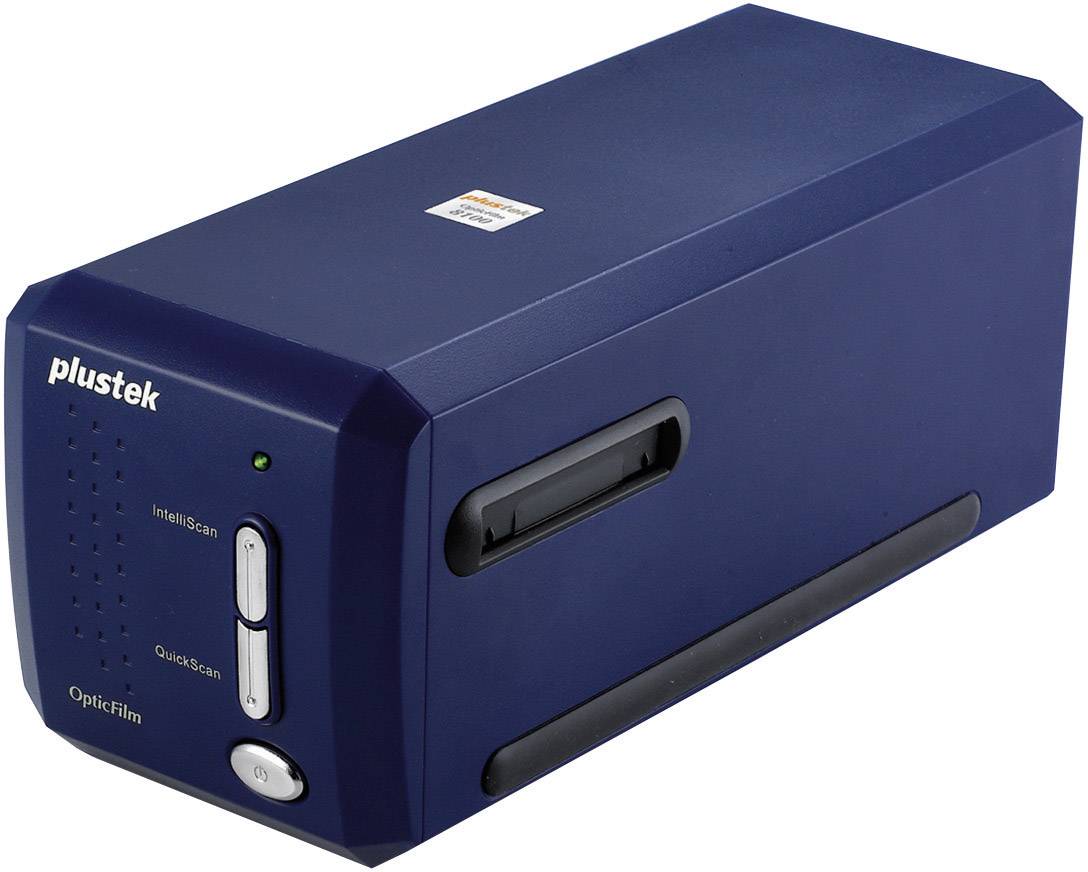 Ein blauer Filmscanner mit der Aufschrift 'plustek' auf der Vorderseite und einem Schlitz für Negative an der Seite.