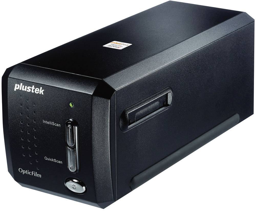 'Plustek OpticFilm'-Filmscanner, schwarz, rechte Frontansicht. Enthält Scan- und Schnellscan-Taste. Kompaktes Design für Dias und Negative.