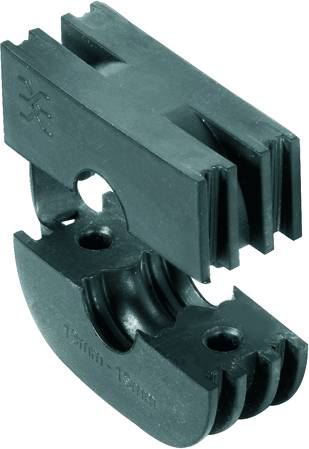 Ein schwarzes, technisches Bauteil bestehend aus zwei verbundenen Teilen mit Rillen und Befestigungslöchern, wahrscheinlich ein Klemmelement.