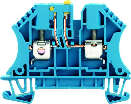 Ein blauer elektrischer Klemmblock für Kabelverbindungen, mit Schraubmechanismus und interner Metallleitung.