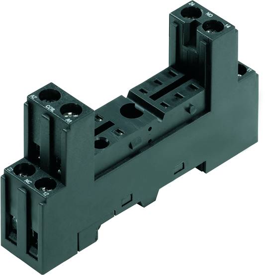 Ein schwarzer, länglicher Relais-Sockel mit verschiedenen Steckverbindungen und Beschriftungen. Geeignet für elektronische Installationen.