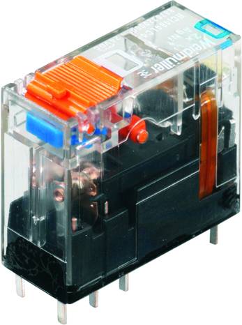 Ein rechteckiges, transparentes Relais mit mehreren farbigen Elementen und Metallstiften. Hauptsächlich schwarz mit orangen und blauen Akzenten.