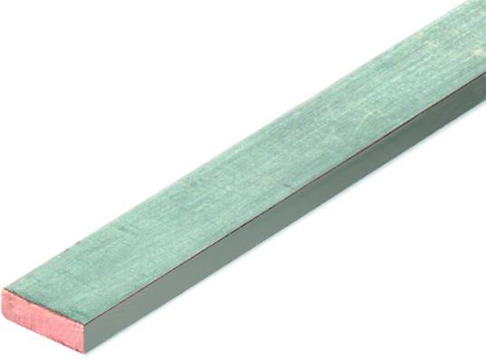 Ein rechteckiger Metallstab mit einer Kupferfarbe an der vorderen Kante auf weißem Hintergrund.