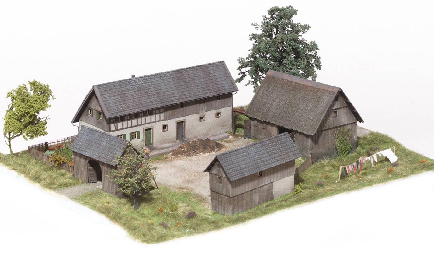 MBZ 16068 Z Bauernhaus mit Stall