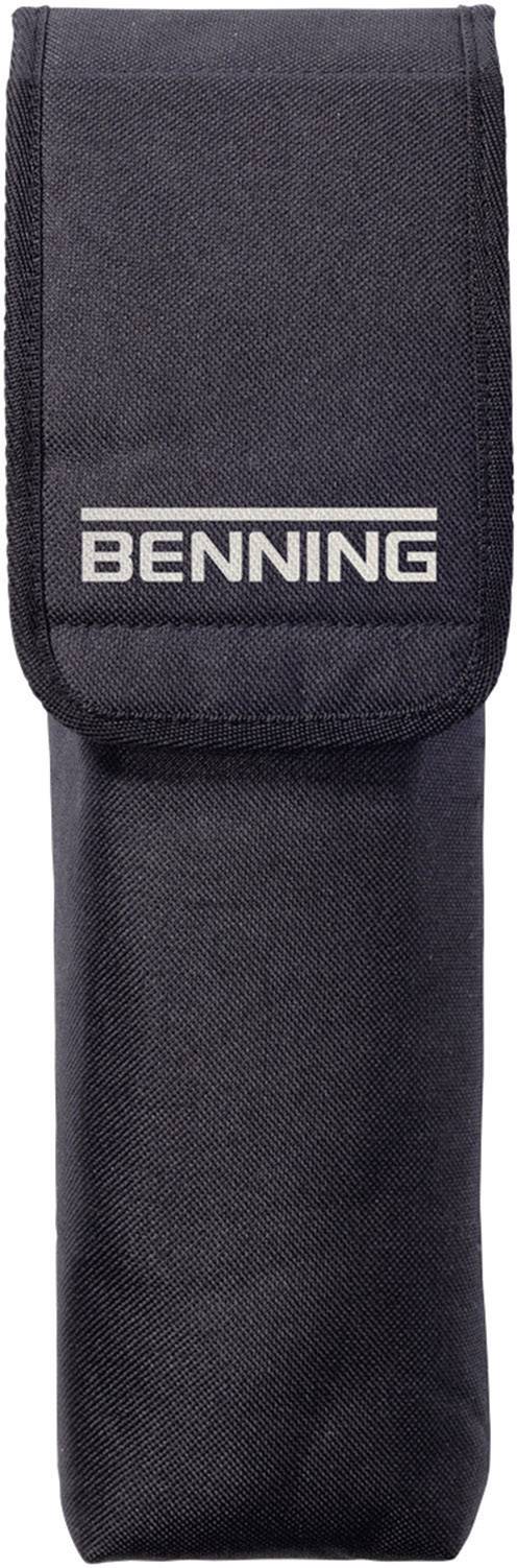 Schwarze Tasche mit Klettverschluss und der Aufschrift 'BENNING' auf der Vorderseite.