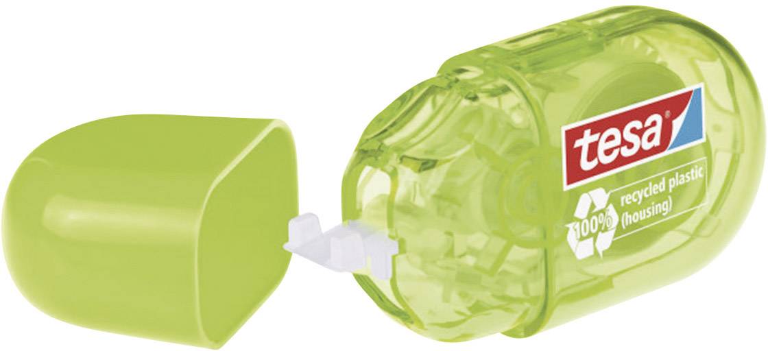 Ein grüner Tesa Korrekturroller mit offenem Deckel aus recyceltem Plastik.