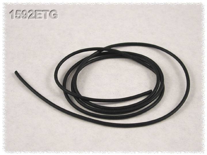 Schwarzes, spiralförmiges Kabel auf weißem Hintergrund, leicht zusammengerollt. Text '1592ETG' oben links.