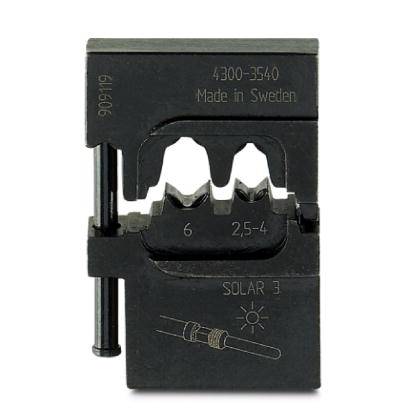 Metallwerkzeug für elektrische Verbindungen, gekennzeichnet mit 'Made in Sweden' und 'SOLAR 3'. Geeignet für Kabelgrößen 6 und 2,5-4.