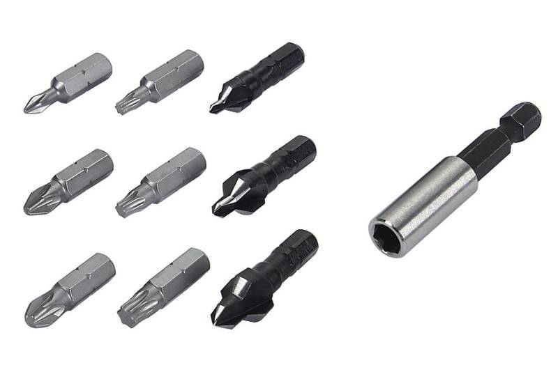 Acht verschiedene Bits und ein Bithalter, zur Verwendung mit Schraubendrehern, angeordnet auf weißem Hintergrund.