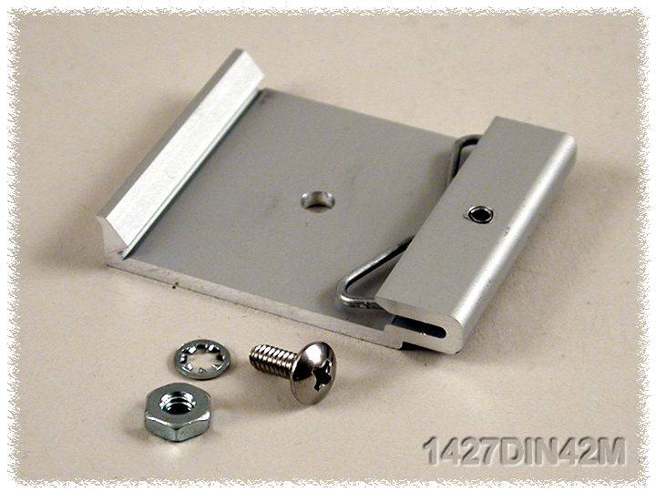 Metallwinkelhalterung mit Schraube, Mutter und Unterlegscheibe auf einer beigen Oberfläche. Code '1427DIN42M' sichtbar im Bild.