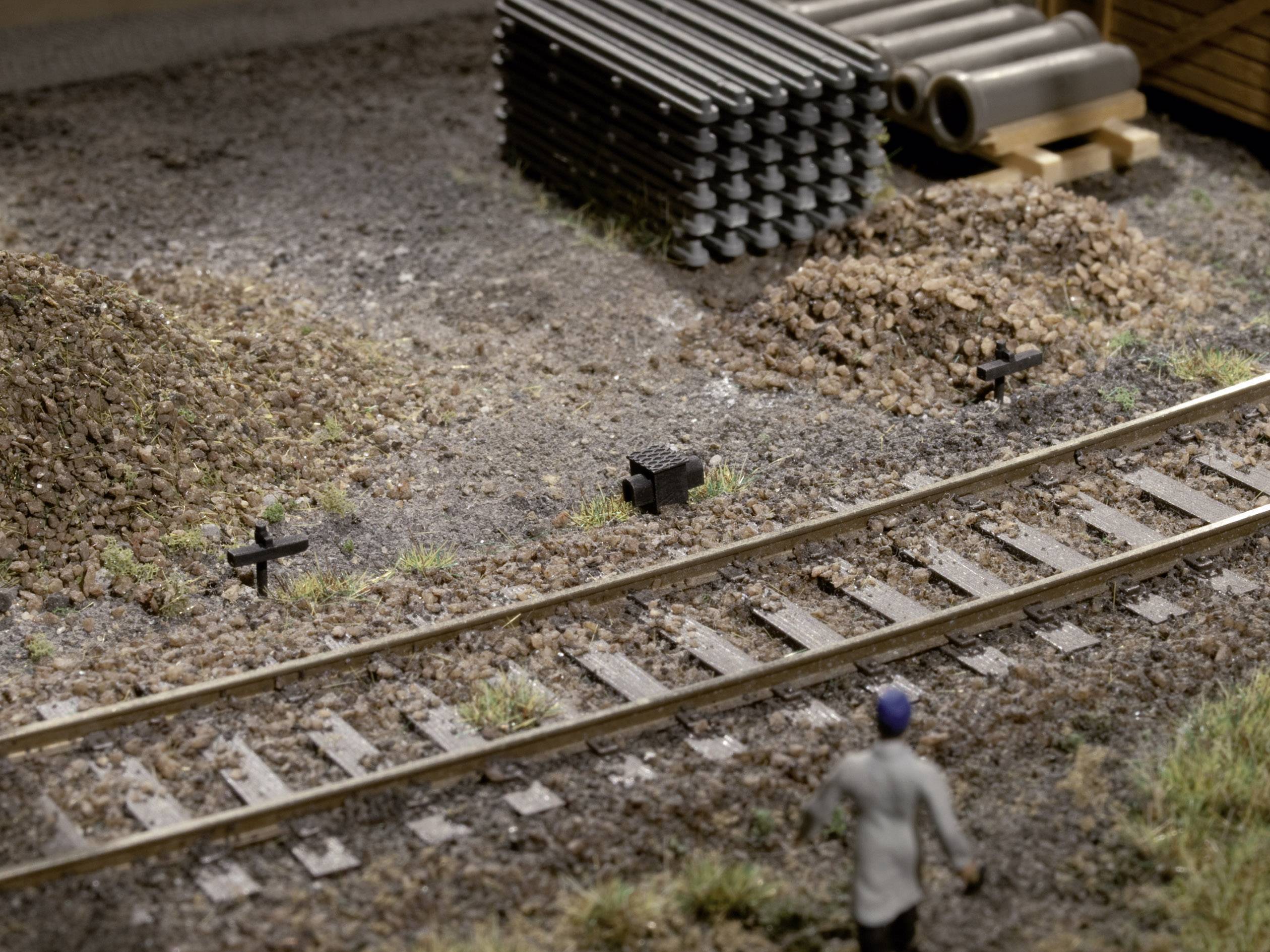 Auhagen 41619 H0 10 Seilzughalter und 2 Druckrollenkästen Fertigmodell