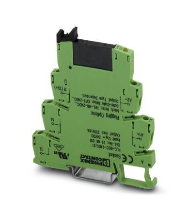 Grünes elektronisches Relaismodul mit Aufdruck, verwendet zur Steuerung elektrischer Prozesse.