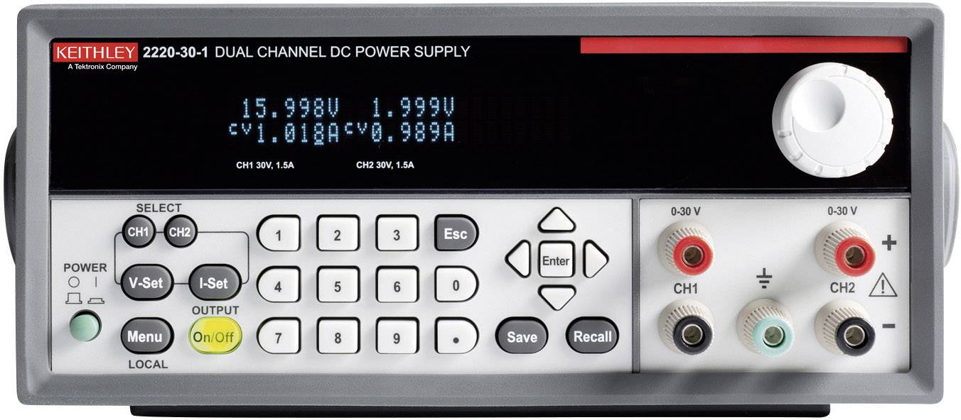 'Keithley 2220-30-1 Dual Channel DC Power Supply', zeigt Display mit Spannungs- und Stromwerten. Bedienelemente und Anschlüsse sichtbar.