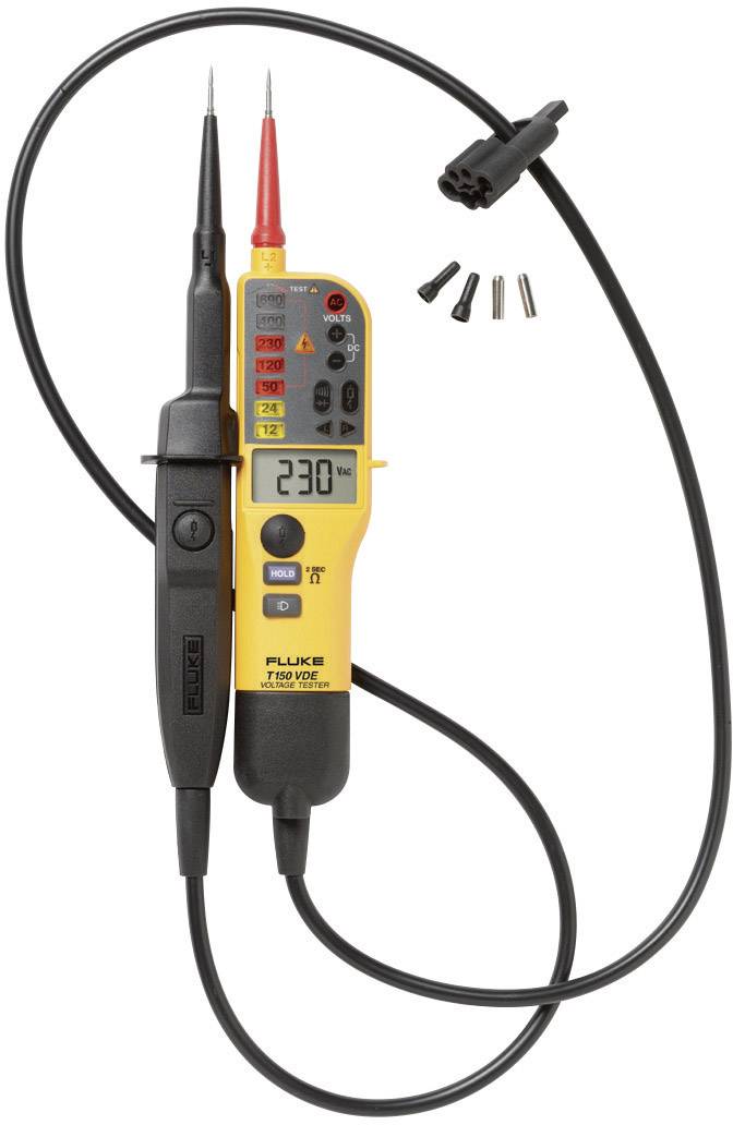 Spannungsprüfer mit Digitalanzeige zeigt 230V an. Gerät hat zwei Prüfspitzen und ein schwarzes Kabel. Zubehörstecker sichtbar.